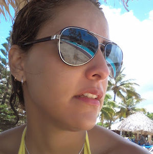 Meet your Posher, Ana